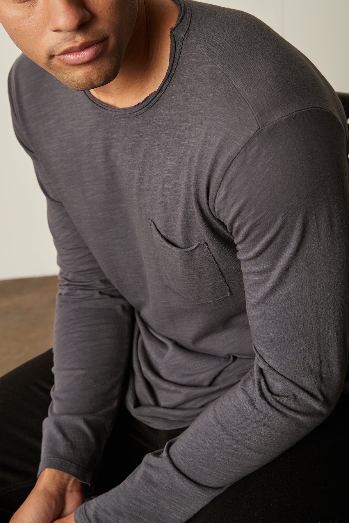 SIMEON RAW EDGE COTTON SLUB TEE Velvet by Graham & Spencer