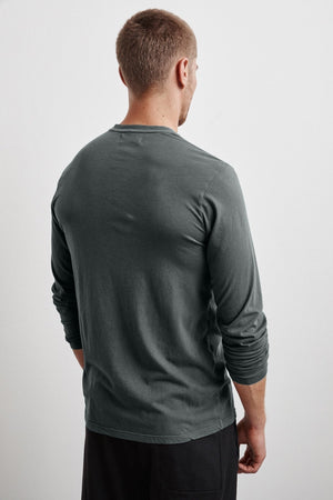 SKEETER WHISPER CLASSIC CREW NECK TEE - Velvet Staging 2.0