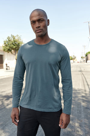 SKEETER WHISPER CLASSIC CREW NECK TEE - Velvet Staging 2.0