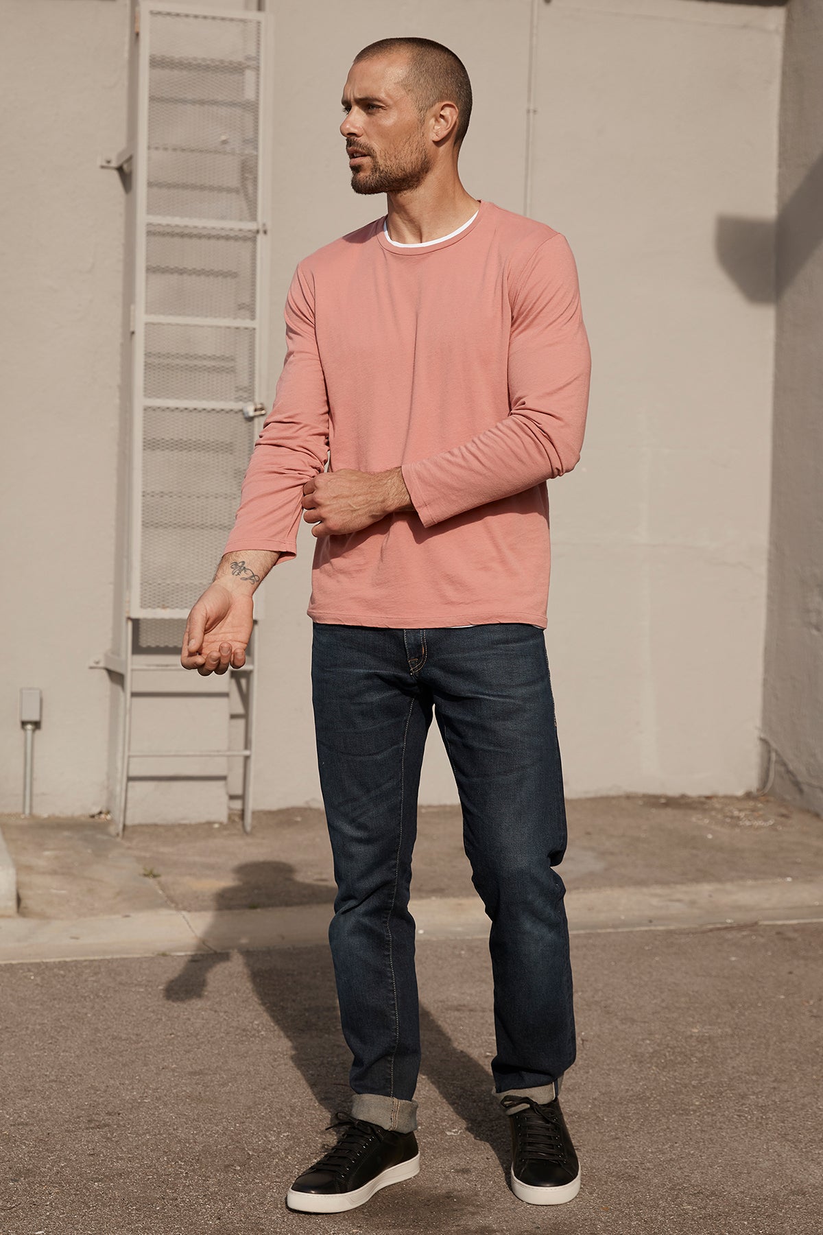 SKEETER WHISPER CLASSIC CREW NECK TEE - Velvet Staging 2.0