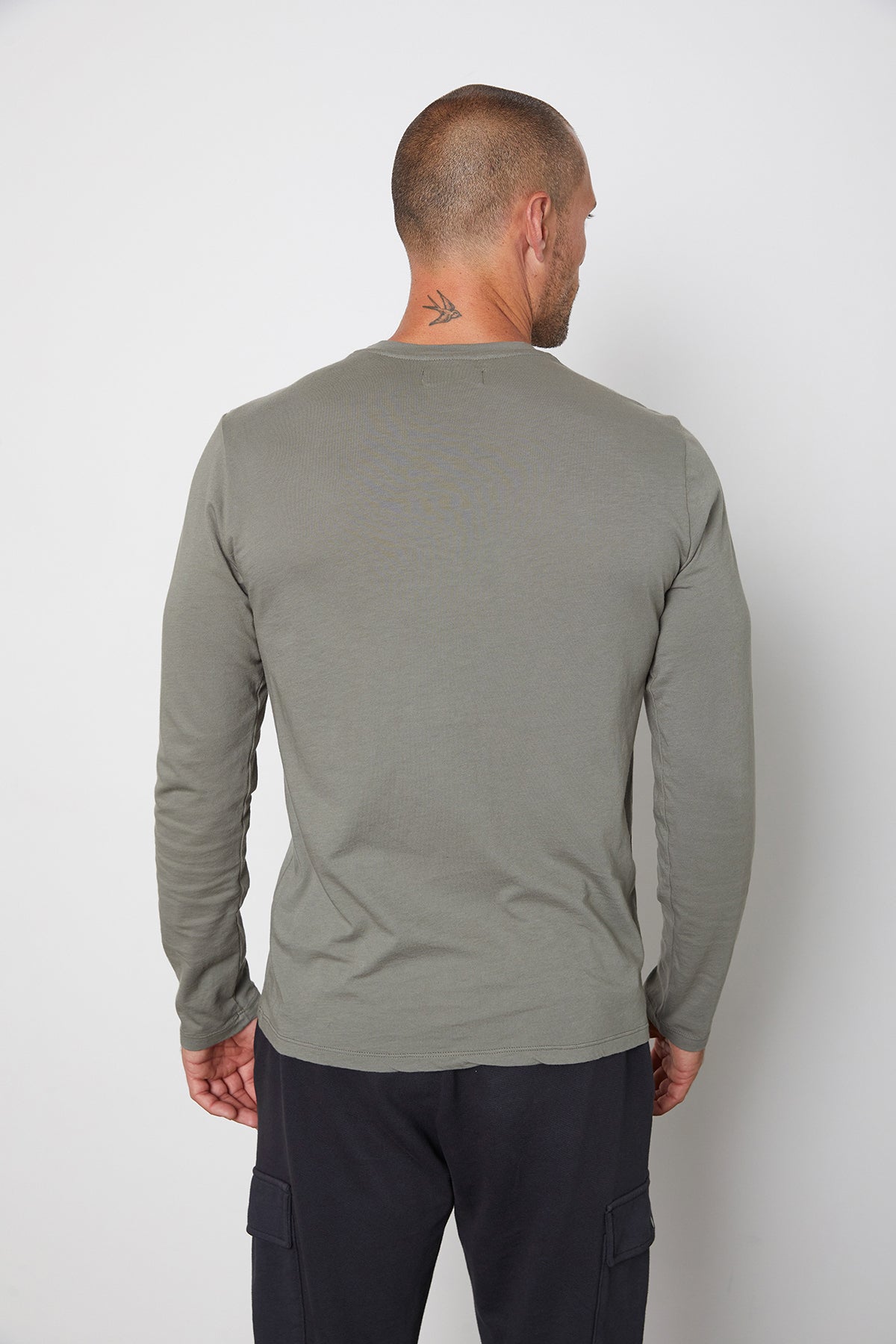   SKEETER WHISPER CLASSIC CREW NECK TEE - Velvet Staging 2.0 