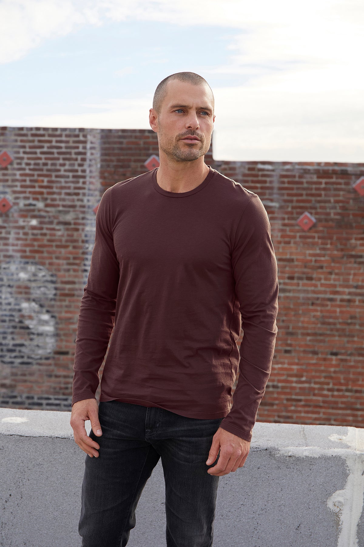 SKEETER WHISPER CLASSIC CREW NECK TEE - Velvet Staging 2.0