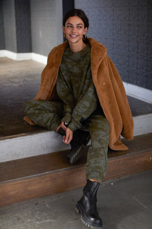 SKYE CAMO SWEATPANT - Velvet Staging 2.0