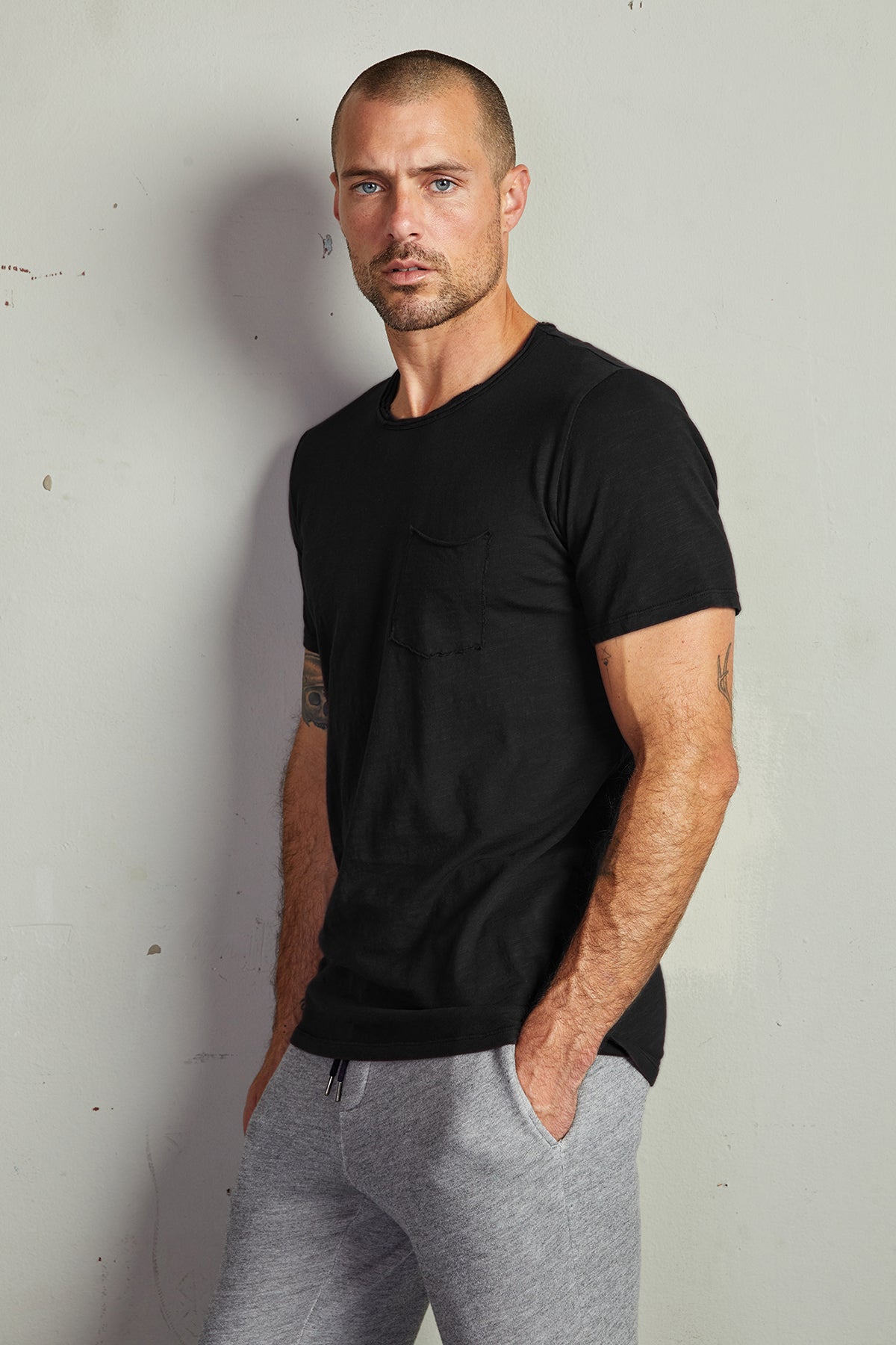   CHAD RAW EDGE COTTON SLUB POCKET TEE 