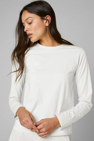 VICENTE TEE - Velvet Staging 2.0