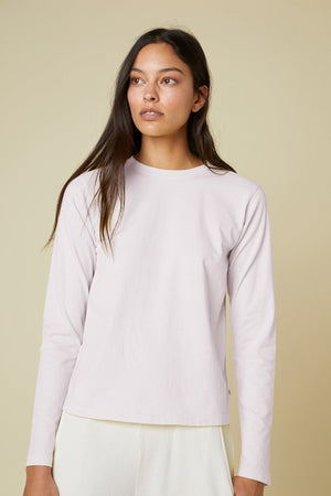 VICENTE TEE - Velvet Staging 2.0