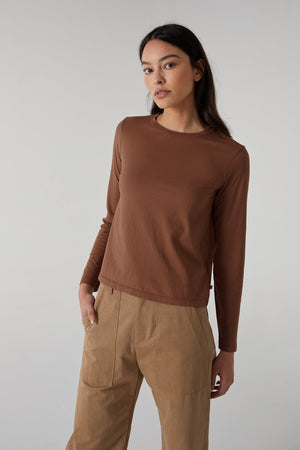 VICENTE TEE - Velvet Staging 2.0