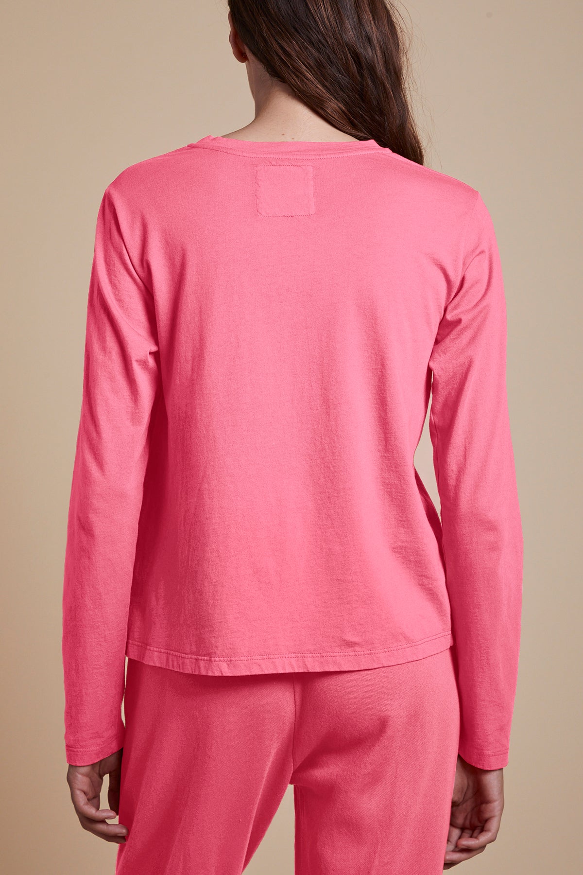 VICENTE TEE - Velvet Staging 2.0