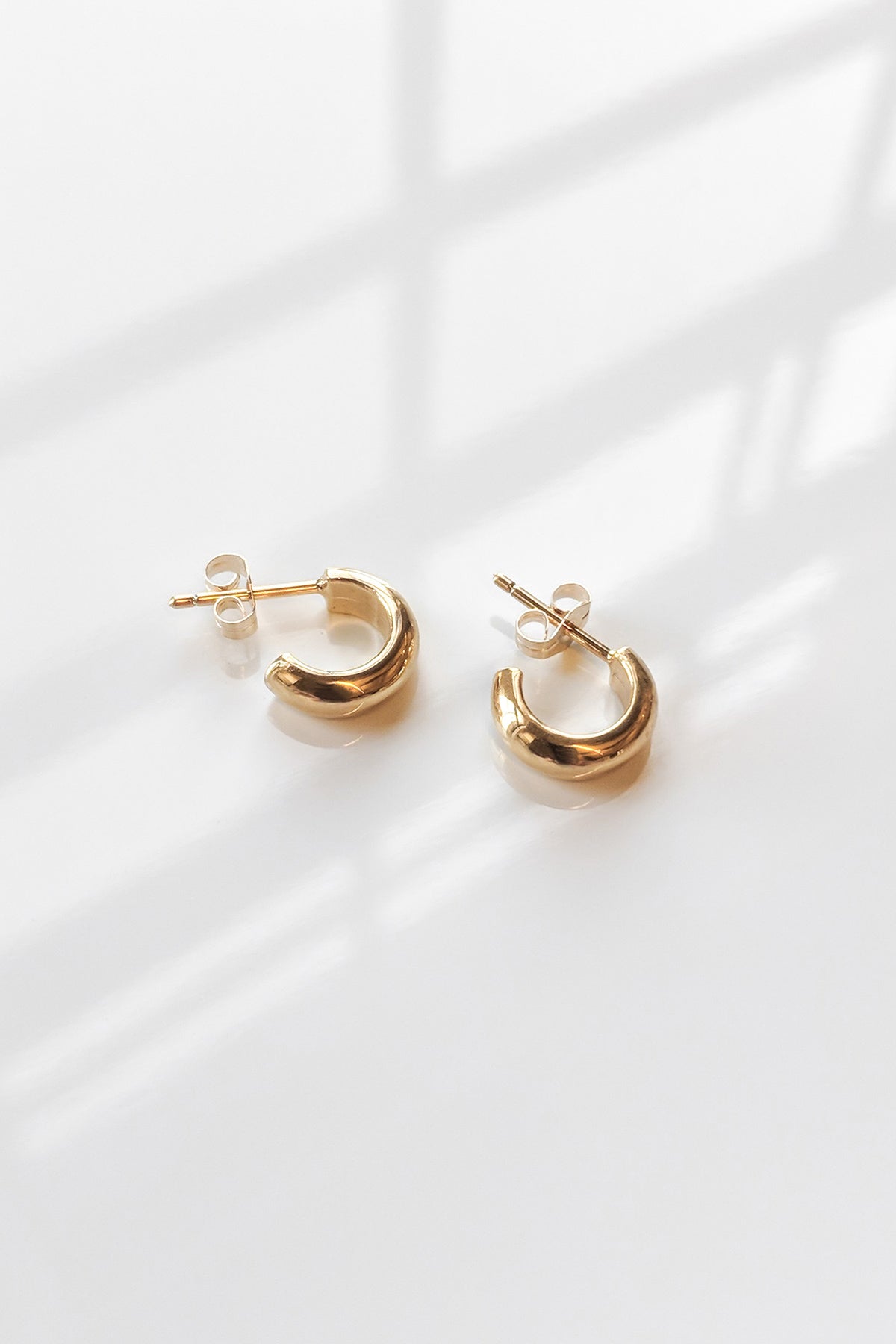 VINCE CHUNKY GOLD HOOP BY THATCH - Velvet Staging 2.0-26916389880004