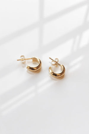 VINCE CHUNKY GOLD HOOP BY THATCH - Velvet Staging 2.0