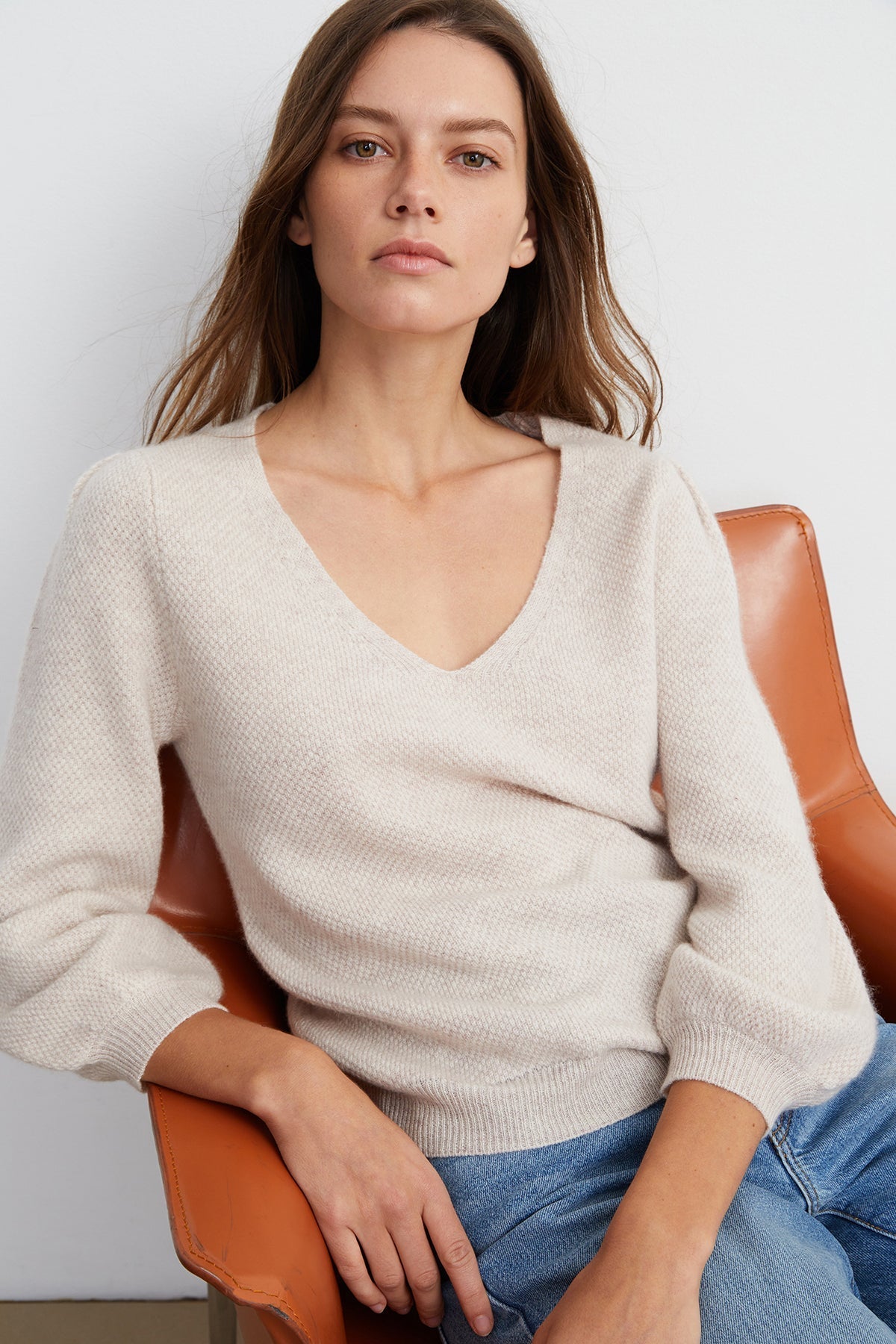 YELENE CASHMERE V-NECK SWEATER - Velvet Staging 2.0