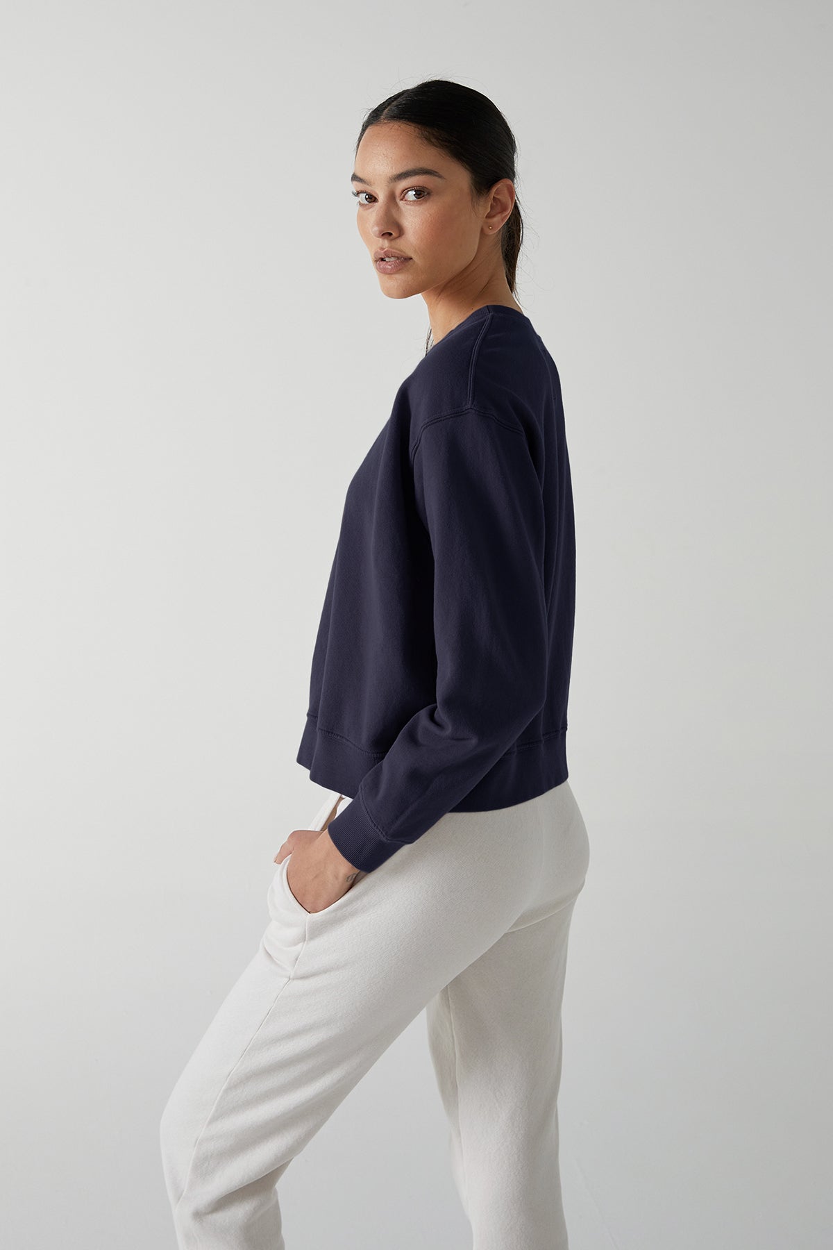 YNEZ SWEATSHIRT - Velvet Staging 2.0