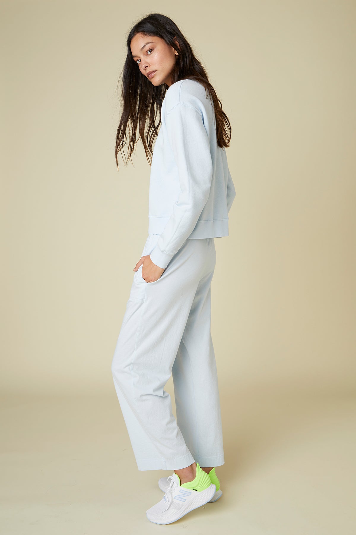 YNEZ SWEATSHIRT - Velvet Staging 2.0