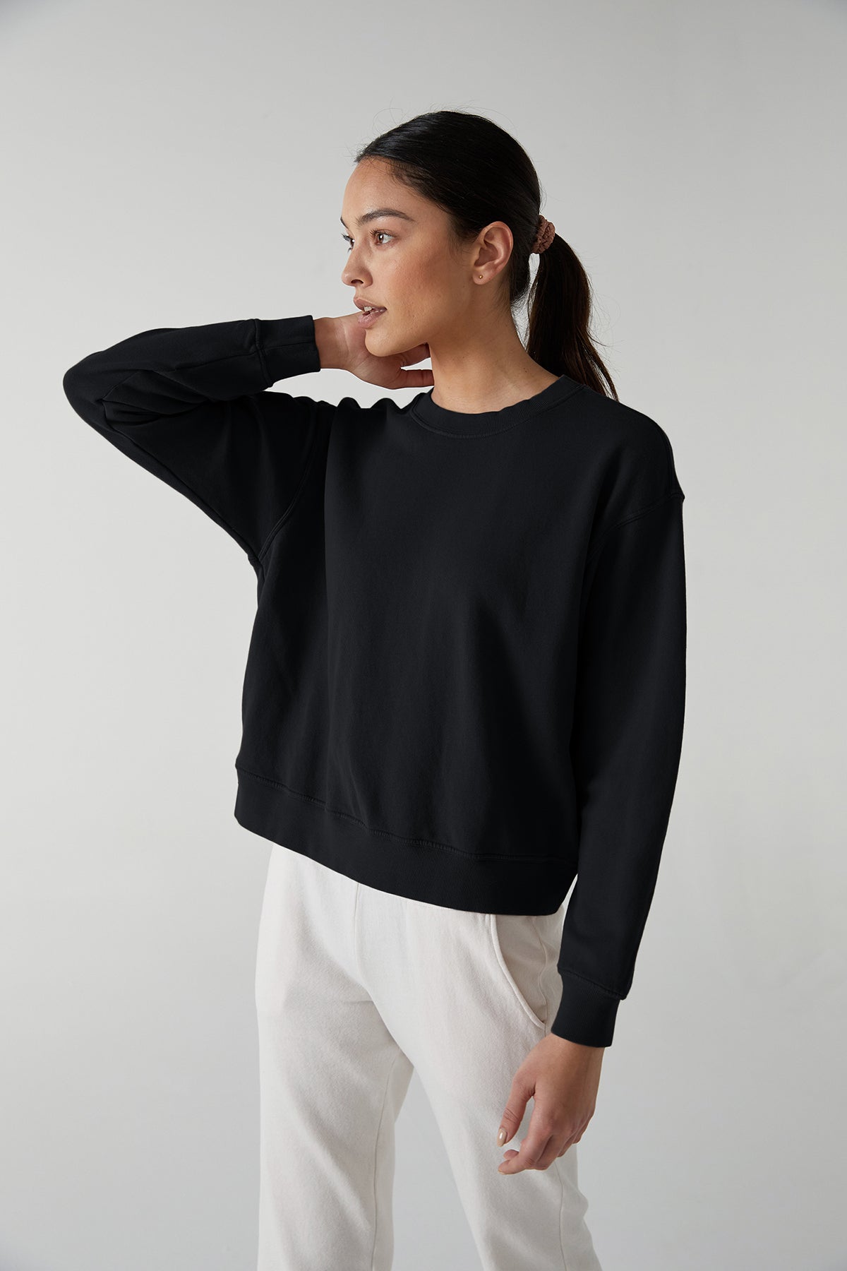 YNEZ SWEATSHIRT - Velvet Staging 2.0