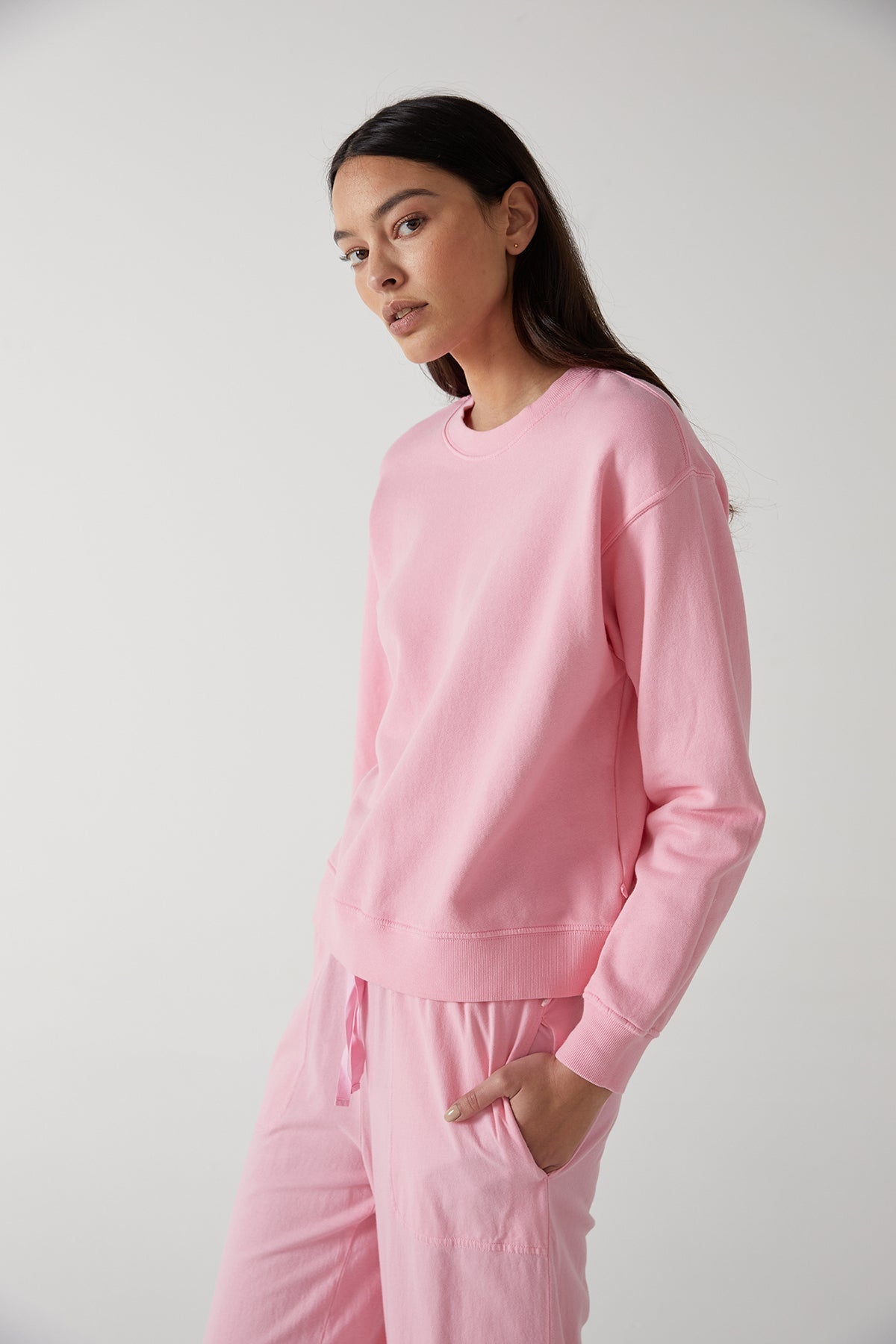 YNEZ SWEATSHIRT - Velvet Staging 2.0