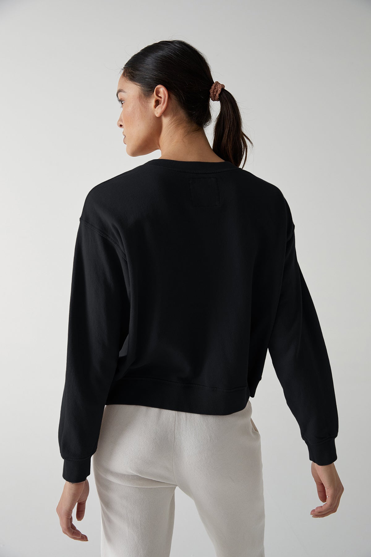 YNEZ SWEATSHIRT - Velvet Staging 2.0