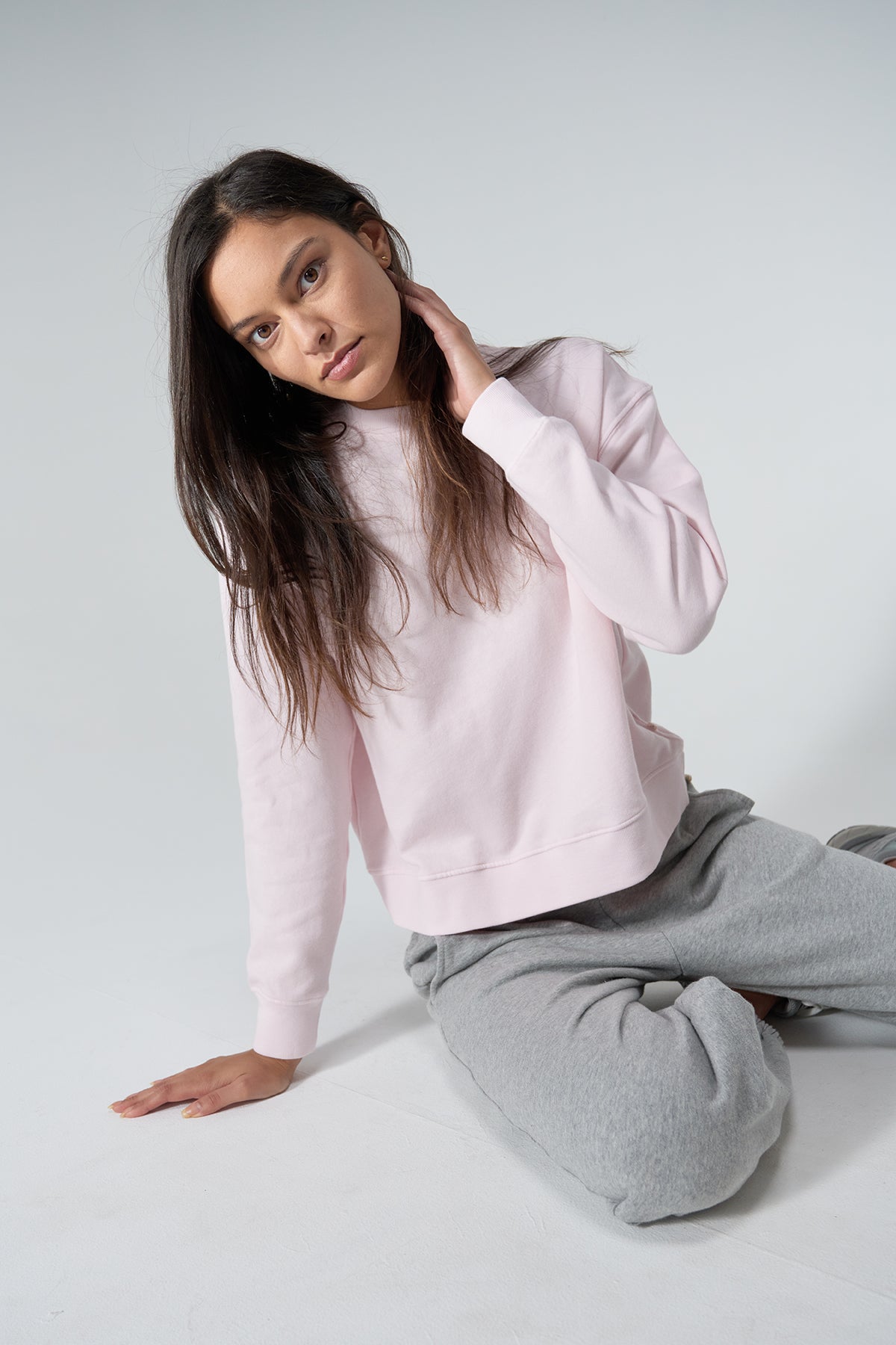 YNEZ SWEATSHIRT - Velvet Staging 2.0