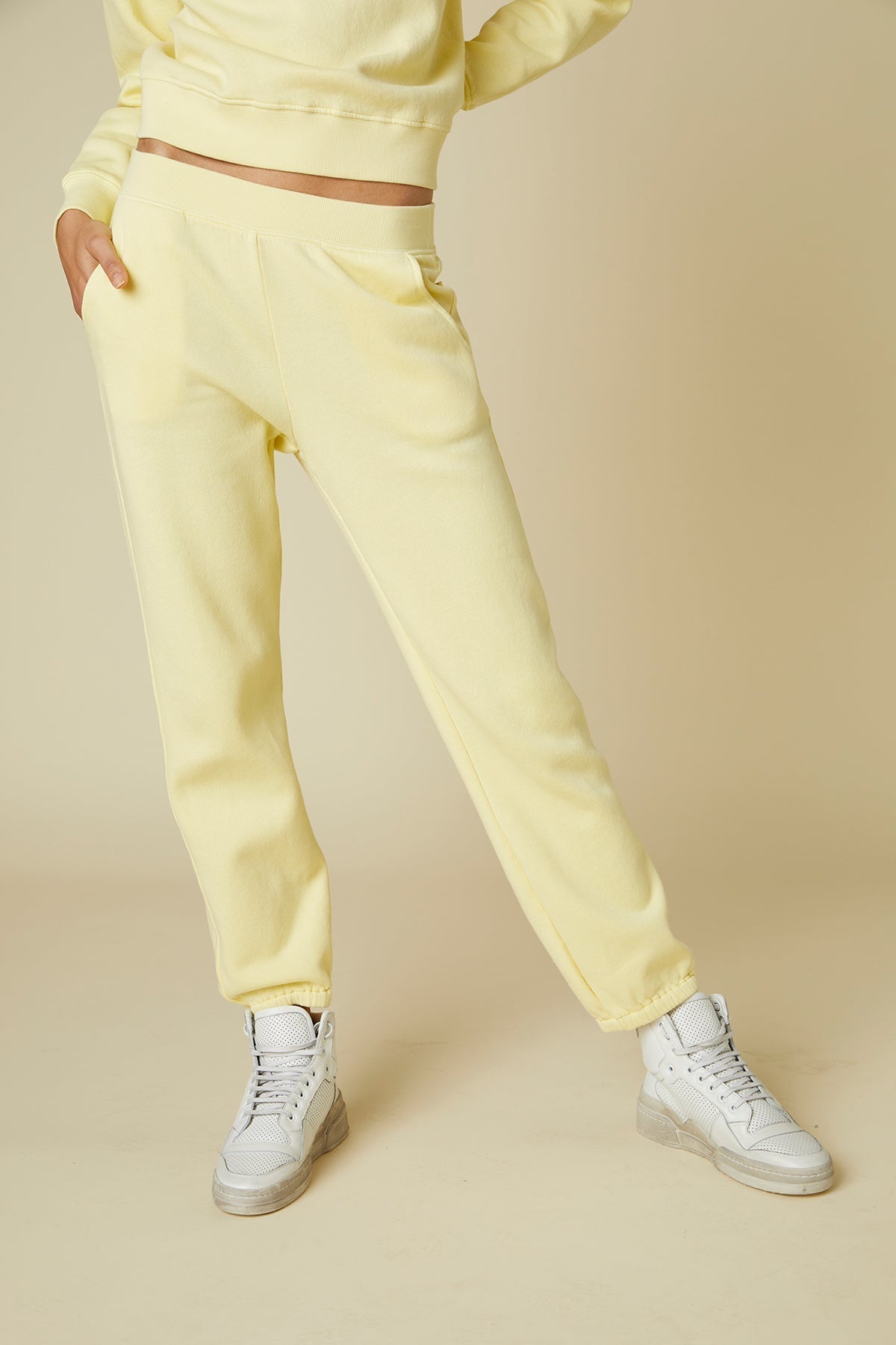 ZUMA SWEATPANT - Velvet Staging 2.0-26916412293316