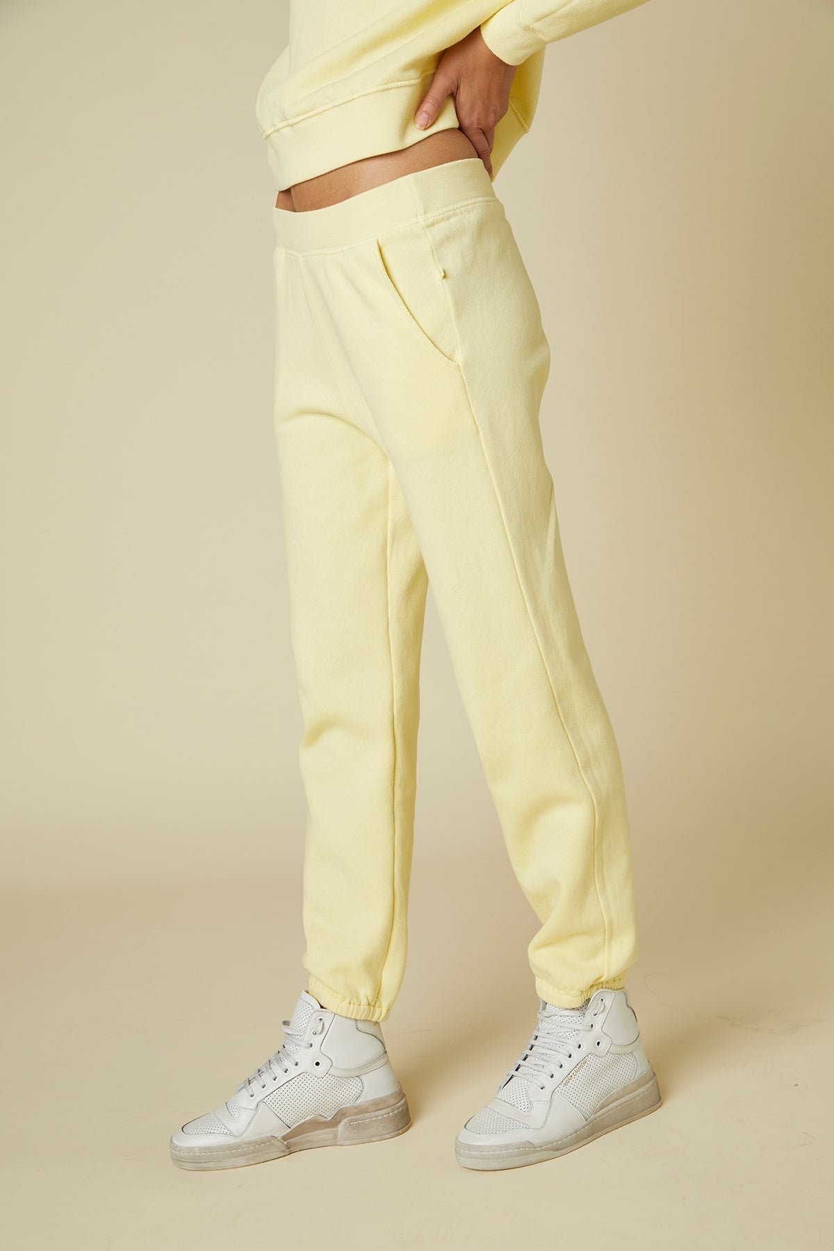 ZUMA SWEATPANT - Velvet Staging 2.0